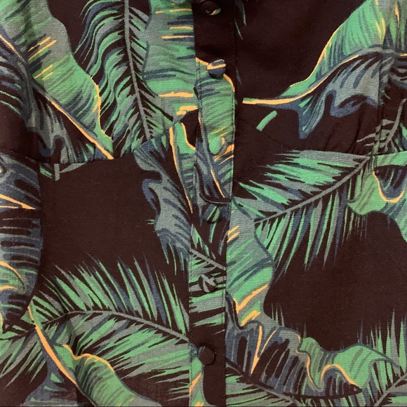 Guess Black and Green Palm Tree Tropical SL Tawny Crop Top - Picture 3 of 6